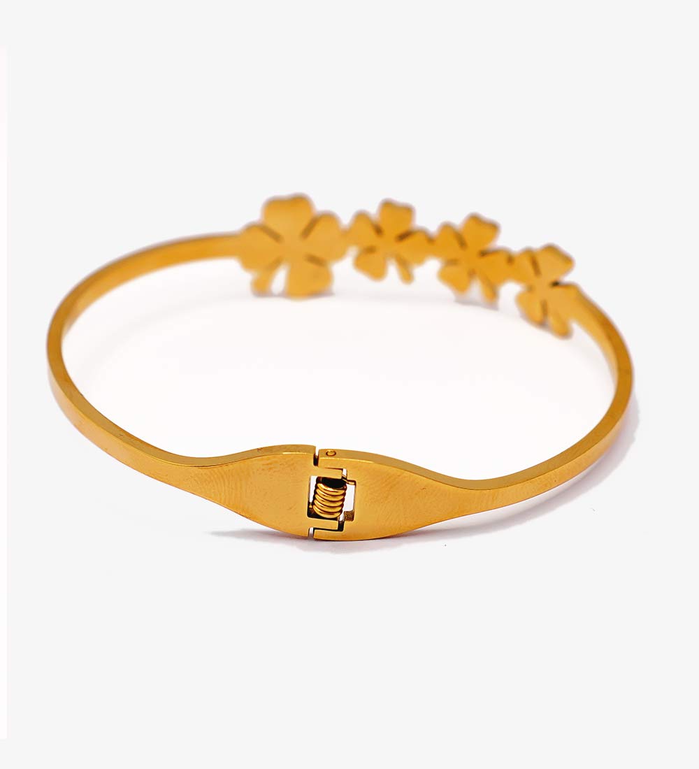 Vintage Inspired Floral Bracelet Design
