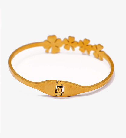 Vintage Inspired Floral Bracelet Design